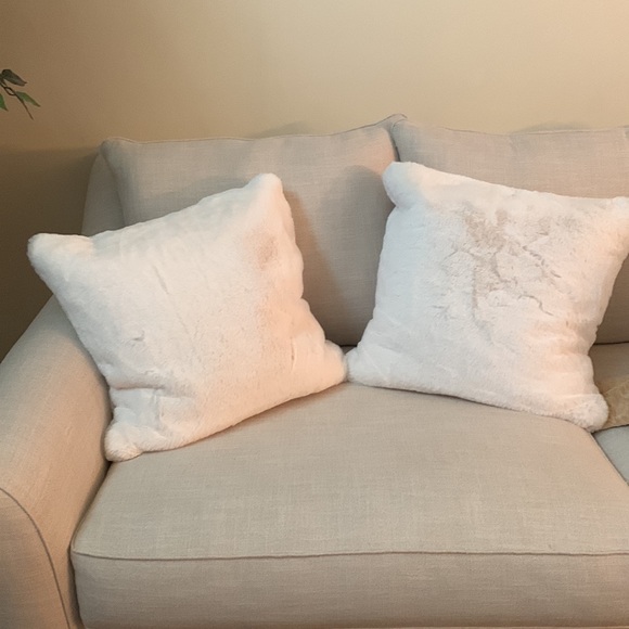 New with Tags Throw Pillows - Picture 2 of 2